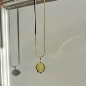 Vintage style stone necklace